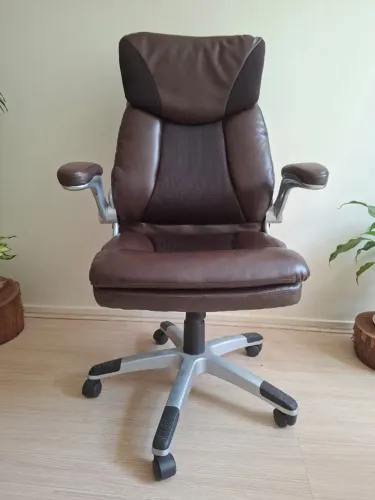 Cadeira de Escritório em Couro Presidente Marrom Escuro Carrefour