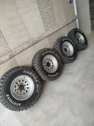 Jogo de rodas para caminhonete ou troller 6 furos