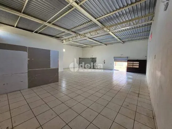 Galpão Comercial disponível para Locação no bairro Maravilha em Uberlândia - MG