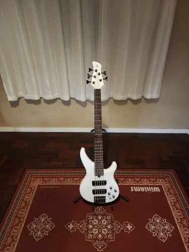 Contrabaixo yamaha trbx 305