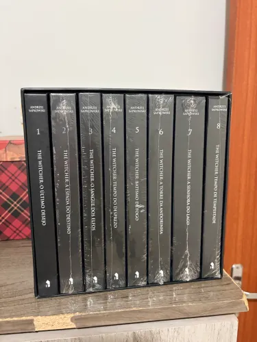 The Witcher - Box de 8 livros capa dura LACRADO