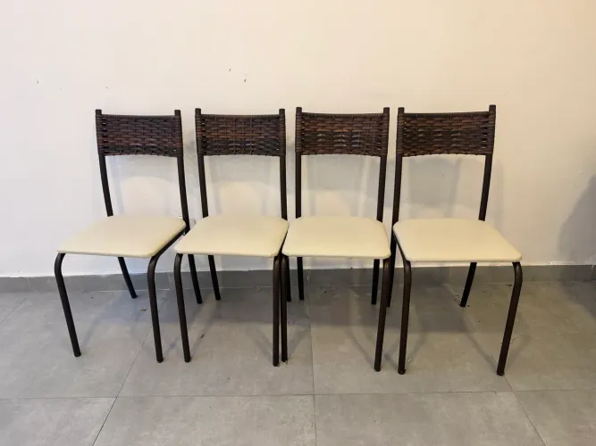 4 cadeiras pra mesa de jantar