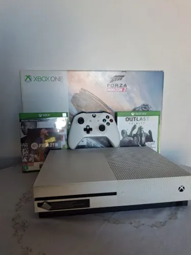 XBOX ONE S 500gb + FIFA 21, Outlast Trinity, Forza Horizon 3