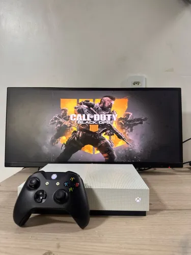 Xbox One S 1Tb + 30 jogos