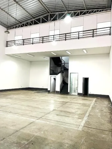 Galpão para alugar em Cotia, Jardim Fontana, com 288 m²