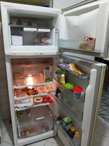 Geladeira grande e boa