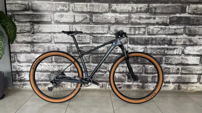 Scott Scale 940 Carbon semi-nova 