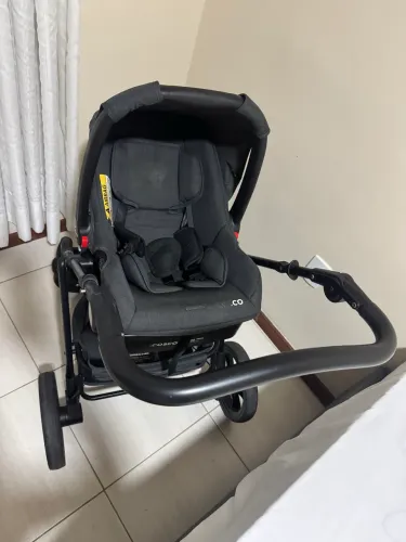 Carrinho de bebê cosco