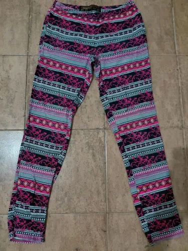Calça Legging / Cigarrete Estampada Étnica Rosa e Preta - Marisa - Tamanho 36