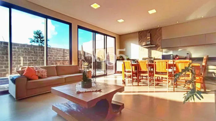 Casa à venda no condomínio Lagos D´Icaraí em Salto, com 264m² de área construída em um ter