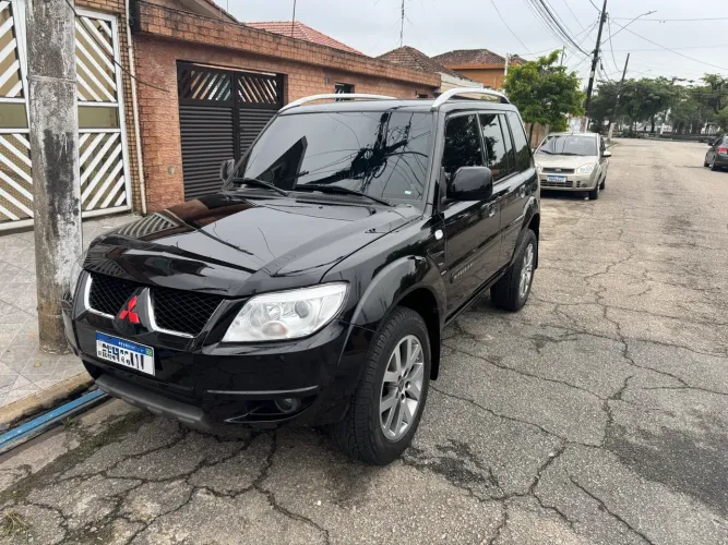 Mitsubishi Pajero TR4 2.0 Flex 16V 4X2 Aut. 2015