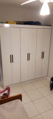 Armário guarda roupas