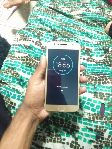 Moto G5s plus