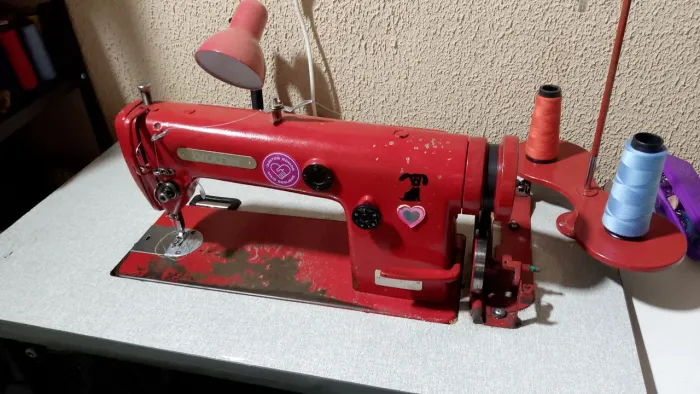 Máquina de costura Reta 
