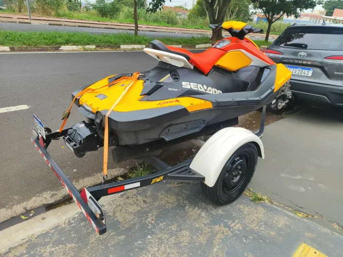 Vende ou troca por carro