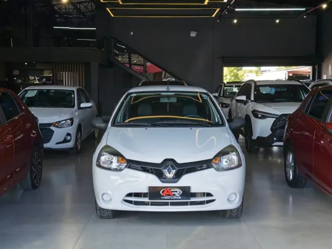 Renault Clio RN/ Expression 1.6 16V 5P 2015