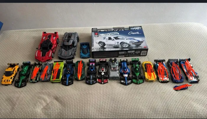 Combo sets Lego e Hot Wheels