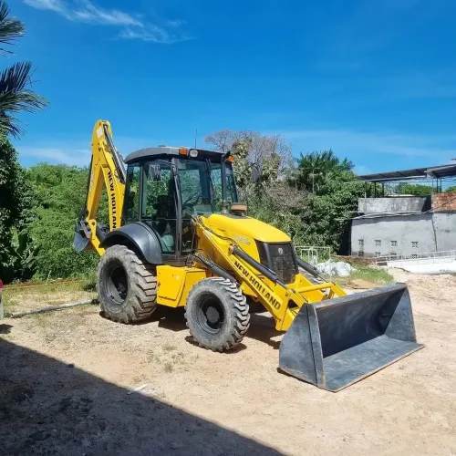 RETROESCAVADEIRA NEW HOLLAND