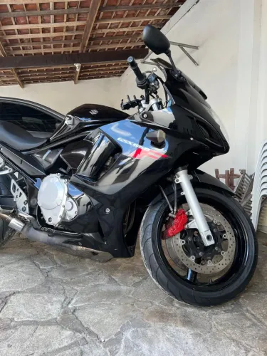 Vendo Suzuki GSX 650F, ano 2009.