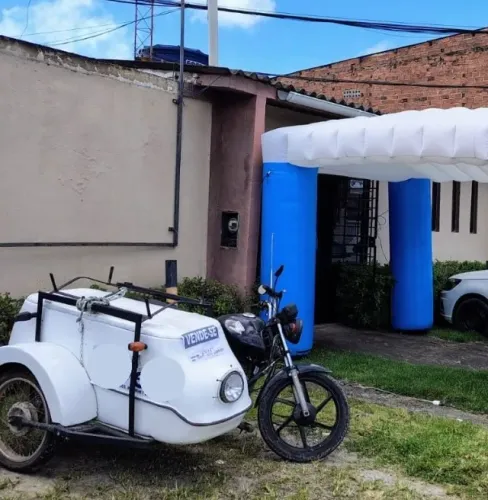 MOTO HONDA CG 125 COM BAÚ