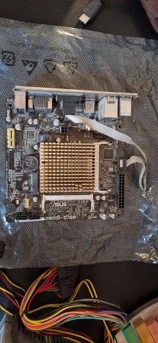 Placa-Mãe Asus J1800I-C/BR Celeron Dual-Core Integrado DDR3 Low Power c/ Espelho