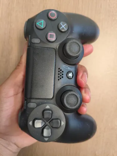 Controle PS4 - semi novo