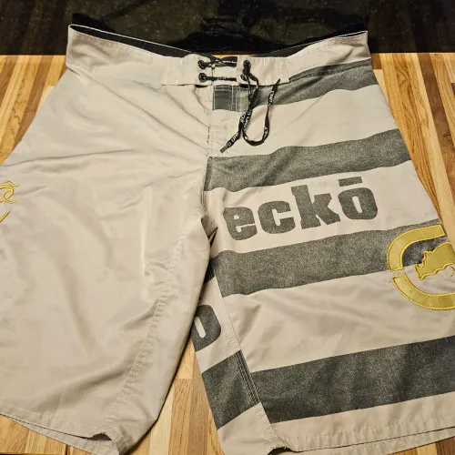 Bermuda Original ECKO UNLTD tam 48