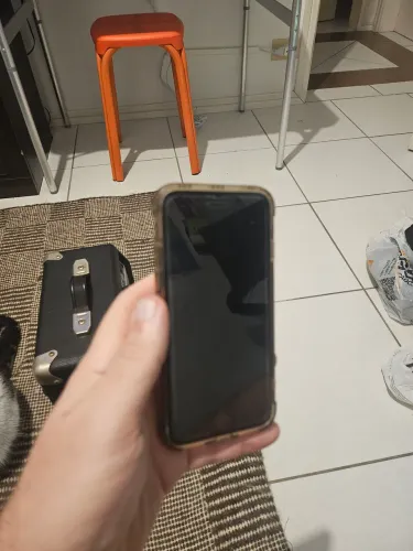 Celular iPhone SE 2a geração- Usado