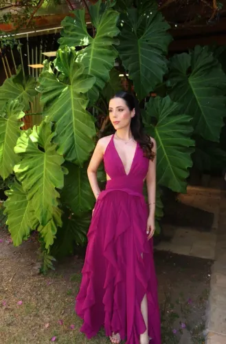 Vestido de festa elegante fucsia 