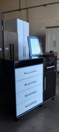 Cômoda USADA ENTREGA dentro de Uberlândia MG