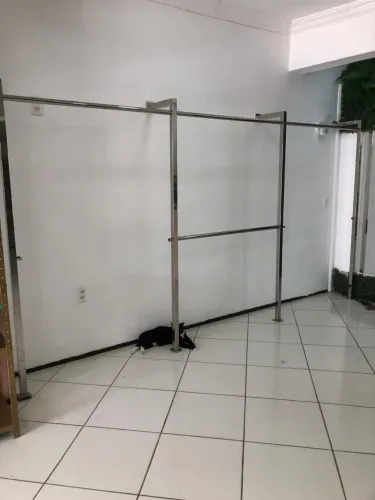 Arara loja roupa em aço inox