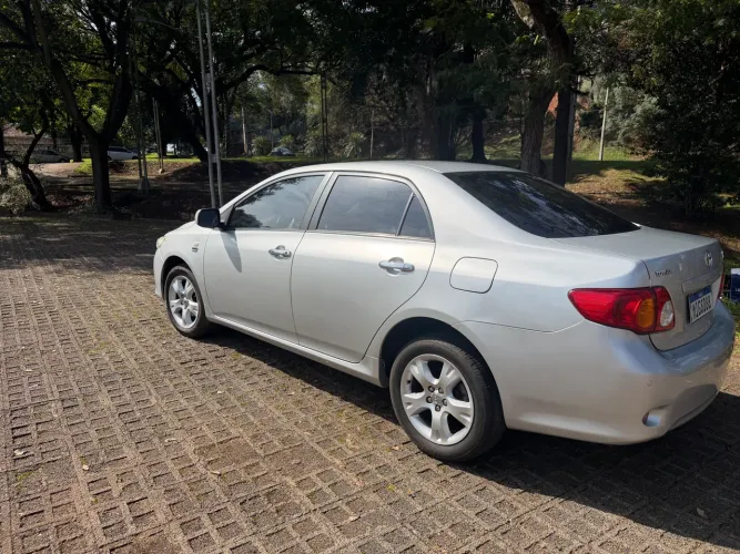 Toyota Corolla GLI 1.8 Flex 16V Aut. 2011