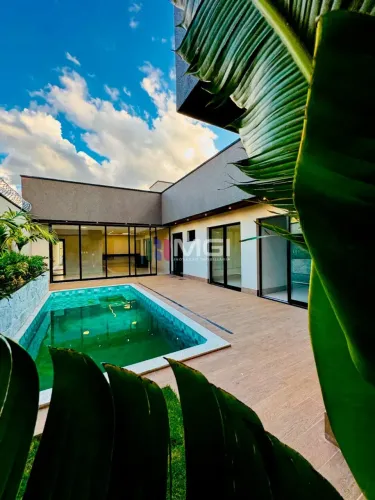 Térrea para venda com 215 metros quadrados com 3 quartos em Jardim Ipê - Goiânia - GO