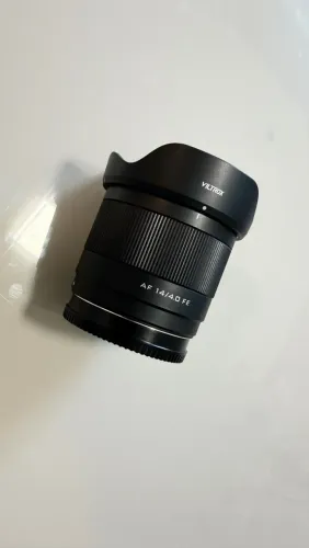 Lente grande angular Viltrox 14mm novíssima 4.0