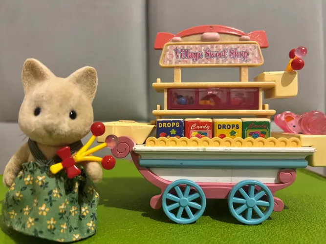 Sylvanian Families Carroça de Doces - Candy Cart (Acompanha boneco)