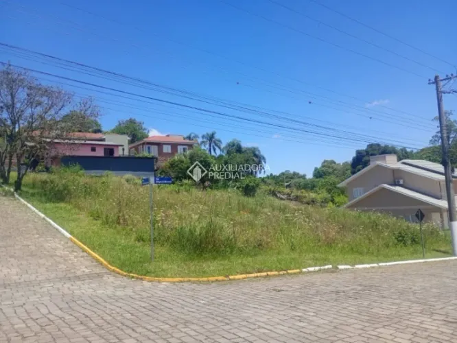 Terreno com 450m² em Carlos Barbosa.