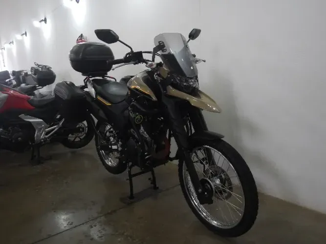 Yamaha LANDER 250 - só 10.000 km - equipada para a sua viagem !