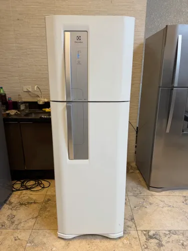 Geladeira Eletrolux Duplex Frost Free