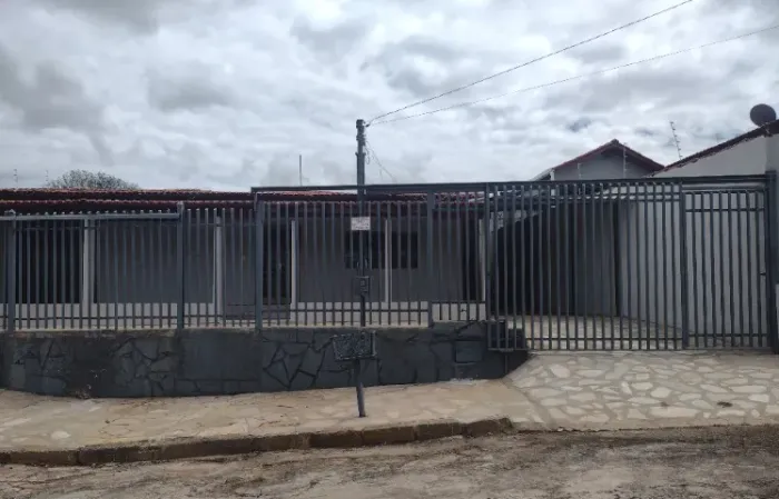 Casa a venda em Piracanjuba 