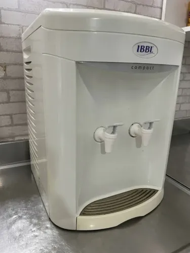 Bebedouro de água IBBL - com água natural e fria