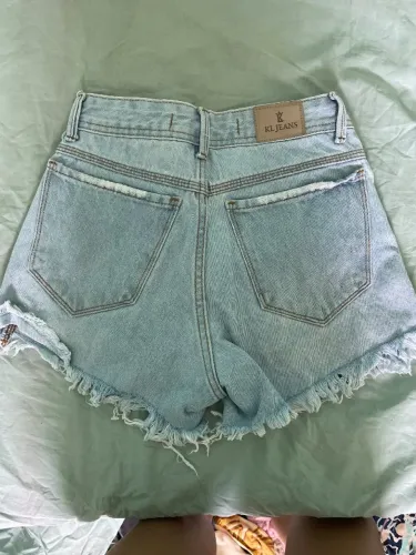 Short jeans