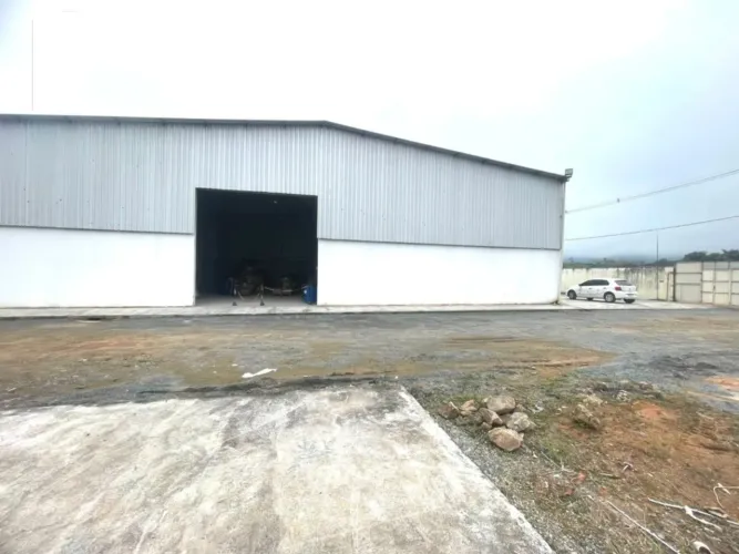 Galpão para alugar por R$ 17000.00, 800.00 m2 - BRUDERTHAL I - GUARAMIRIM/SC