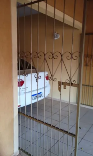 Vende-se portao ferro roliço, 1 com 1,00cm e outro com 1,68cm ferro de meia polegada 