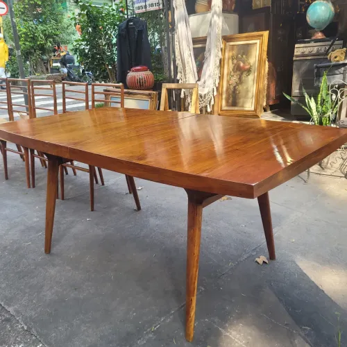Mesa de Jantar Antiga. Jacarandá Caviuna. 
