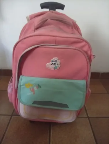 Bolsa escola com rodinhas