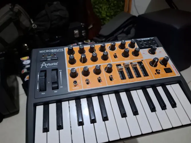Micro brute arturia 