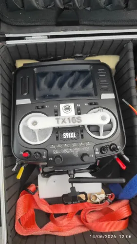 Radio Master Tx16s com caixa e bateria
