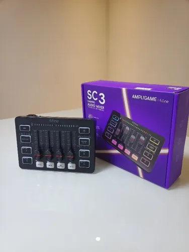Mesa Audio 4 Canais Rgb Fifine Gaming Mixer Ampligame Sc3