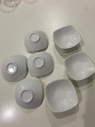 Conjunto com 16 Bowls de Porcelana Branca