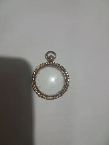 Pingente em bronze antigo único dono